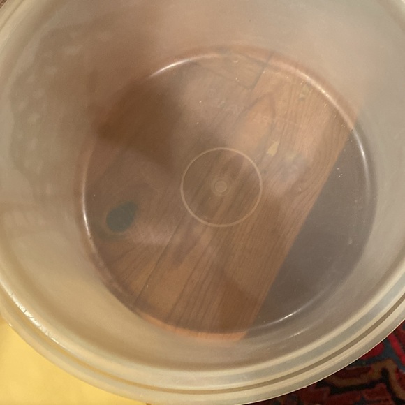 Vintage Tupperware Cake carrier Harvest Gold - be the toast of the bake sale! - Picture 9 of 10